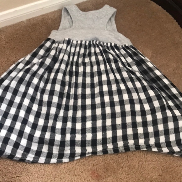 Little girls tucker and Tate dress size 4 - Picture 2 of 4
